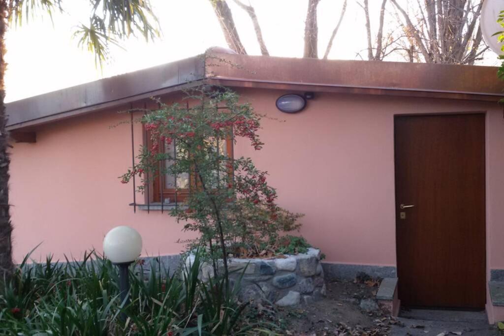 Como Lakeside Cottage - Lakefront Private Garden With Private Access To The Lake Onno ภายนอก รูปภาพ