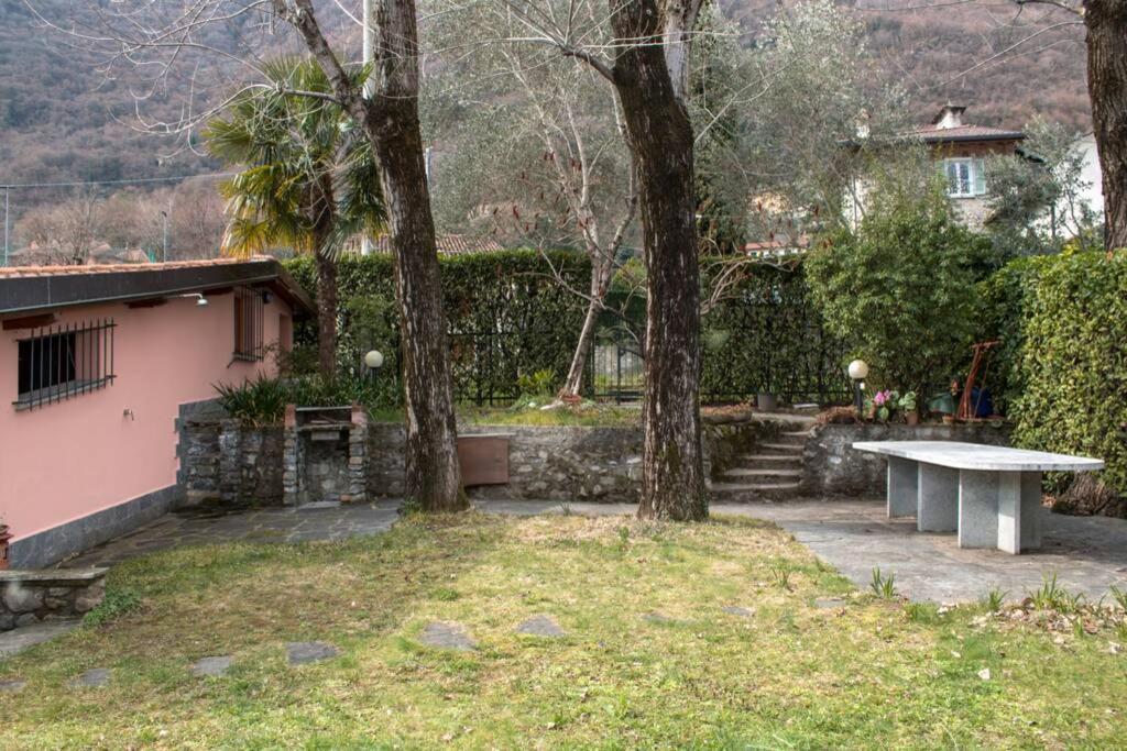 Como Lakeside Cottage - Lakefront Private Garden With Private Access To The Lake Onno ภายนอก รูปภาพ